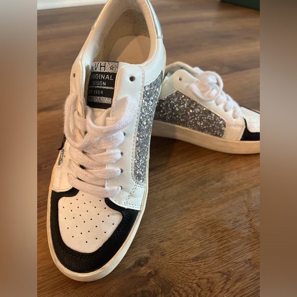 VINTAGE HAVANA jazmin glitter sneakers in white/black/silver - Picture 2 of 6